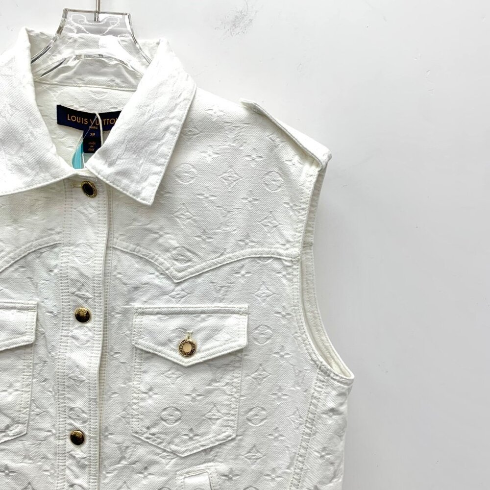 Louis Vuitton Nautical Collection 2023 White logo-embossed sleeveless denim vest - Picture 3 of 8